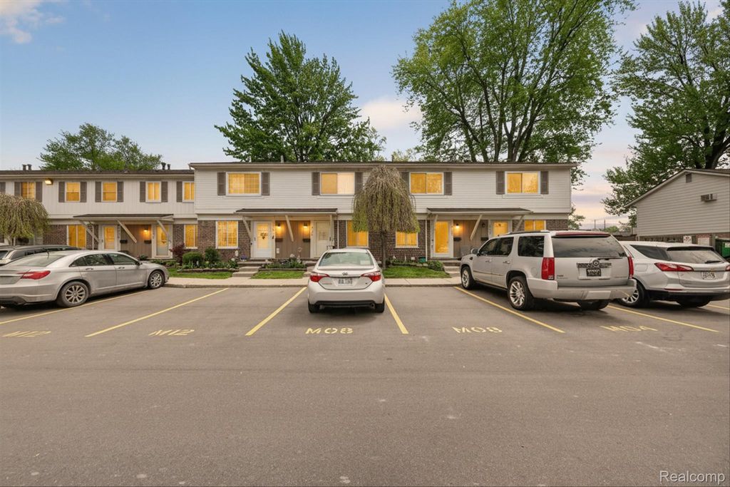 39700 Manor Drive 10, Harrison Township