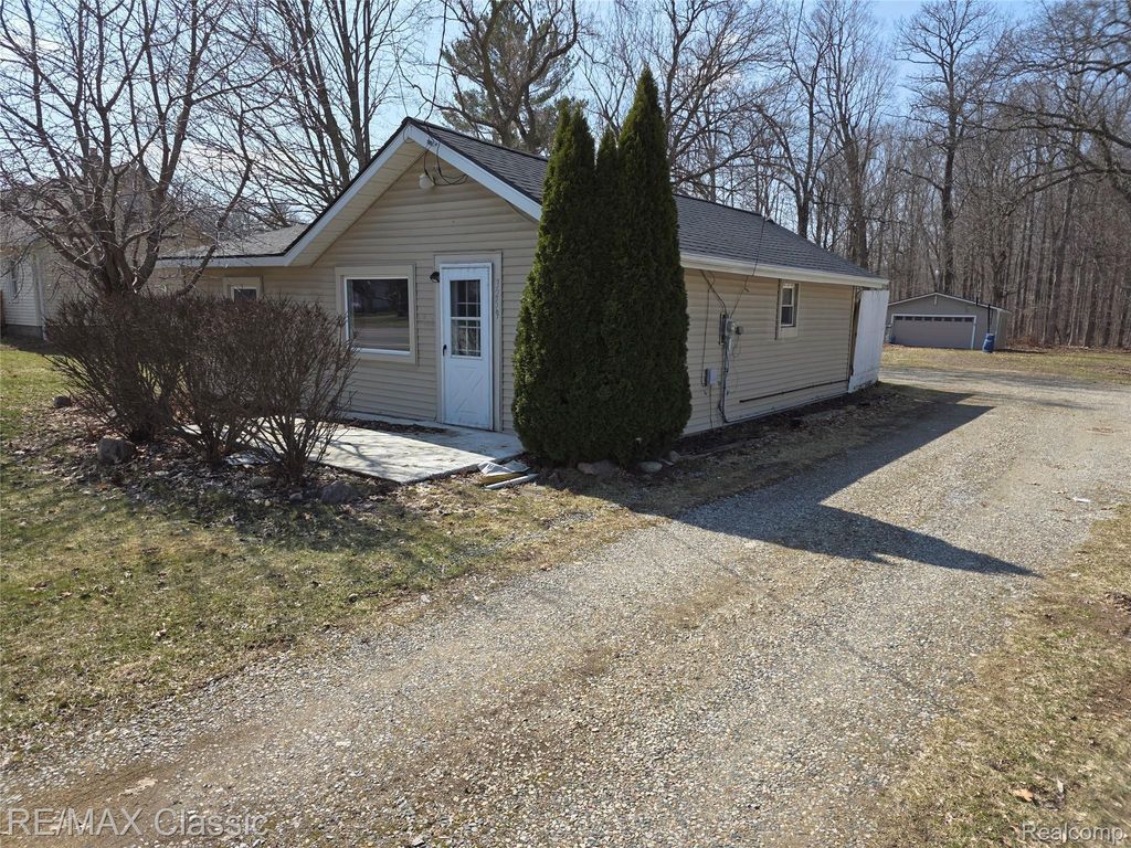 3259 N State Road, Richfield township