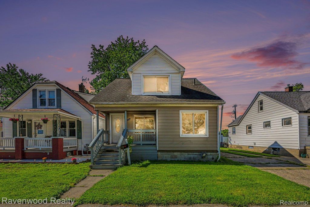7528 Hudson Avenue, Warren city