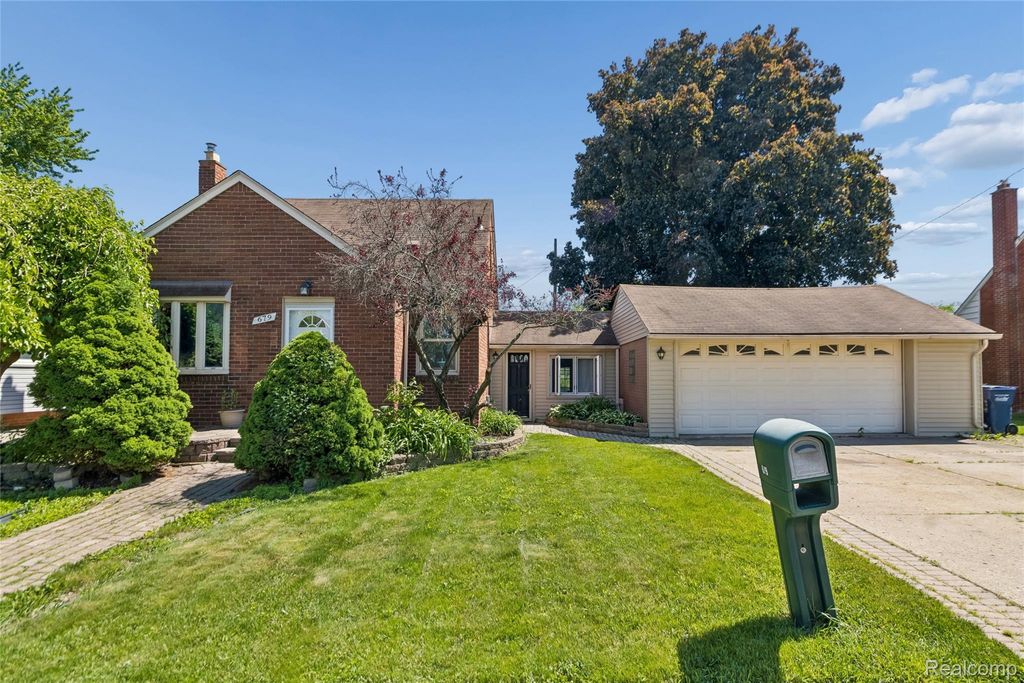 679 Moran Avenue, Lincoln Park city