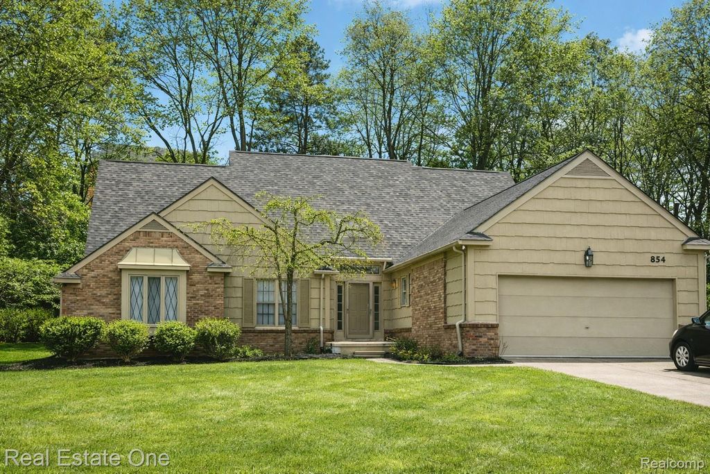 854 River Bend Drive, Rochester Hills city