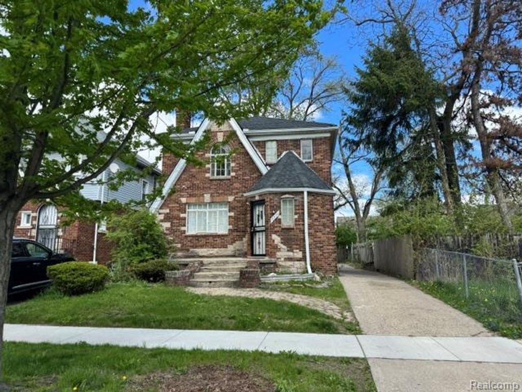 18970 Santa Rosa Drive, Detroit