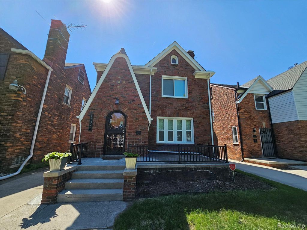 17371 Pennington Drive, Detroit city