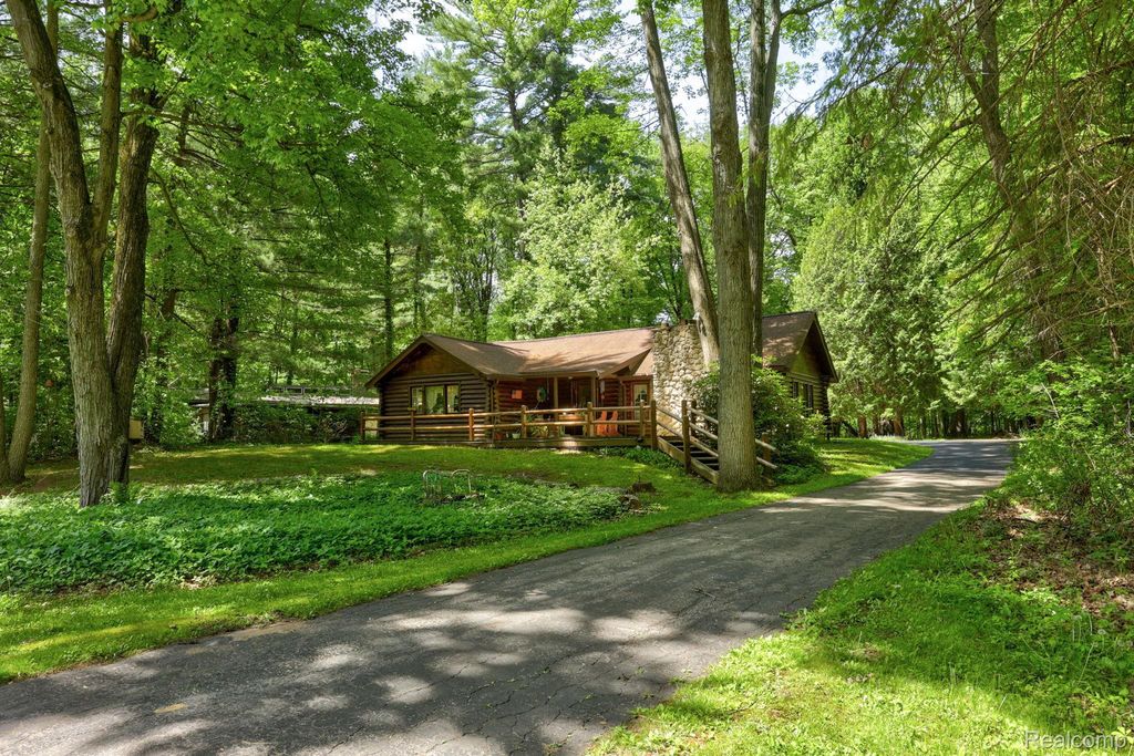 3814 S Towerline Road, Bridgeport charter township