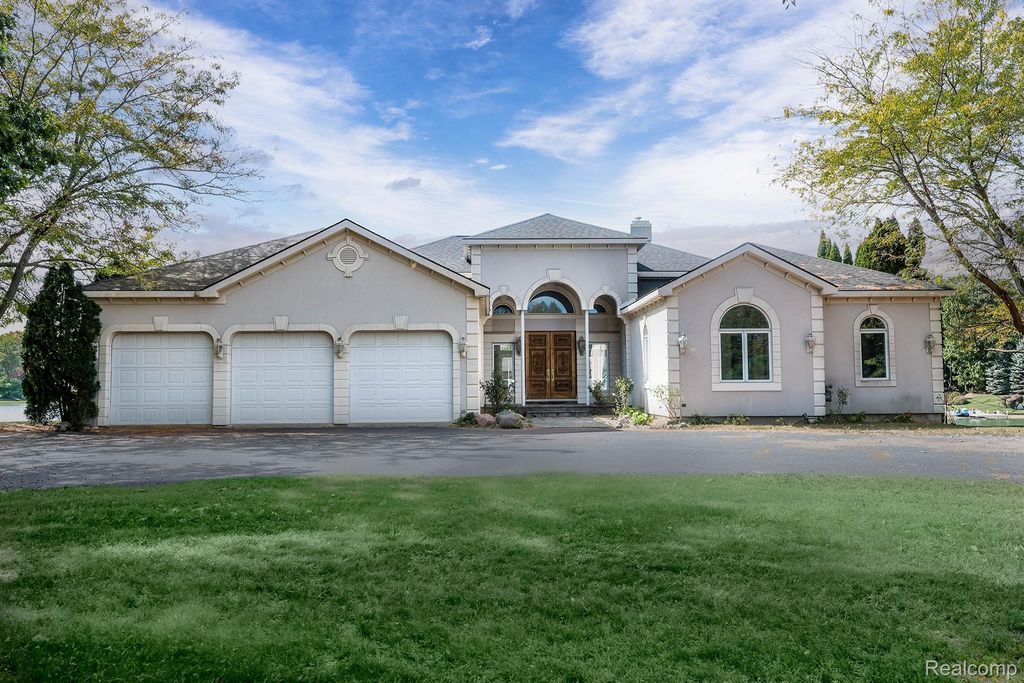 68373 Lake Angela Pointe, Richmond