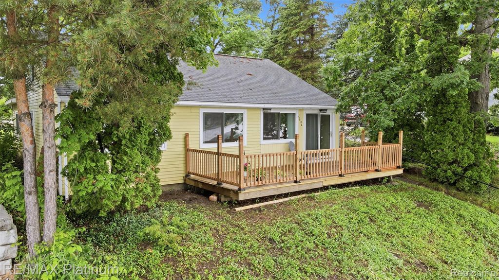 5504 Wildwood Drive, Genoa township