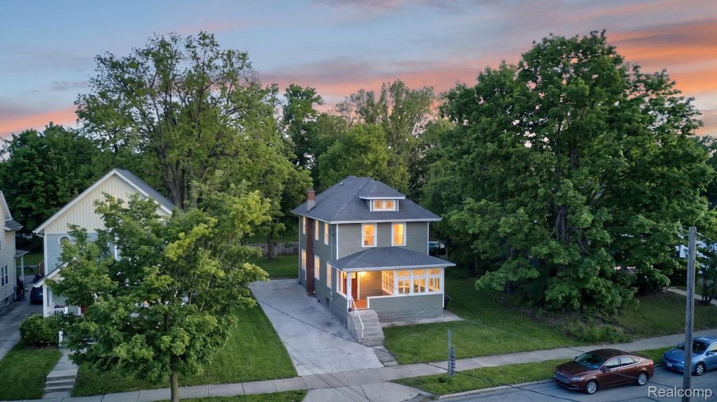 925 W Kalamazoo Street, Lansing city