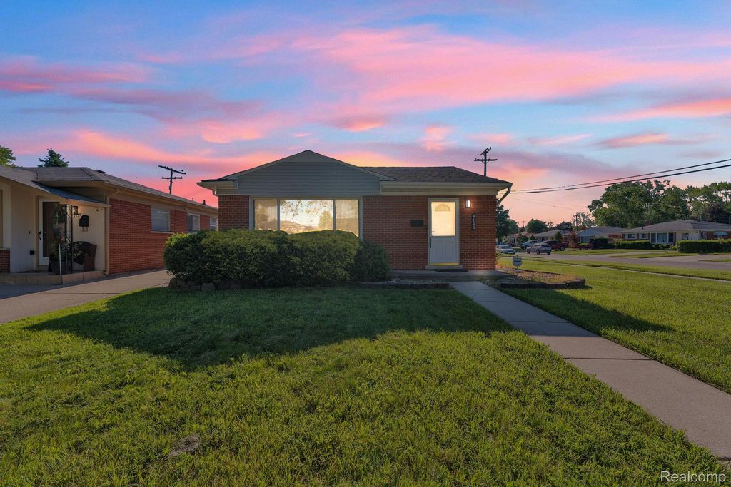8145 Bailey Street, Taylor city