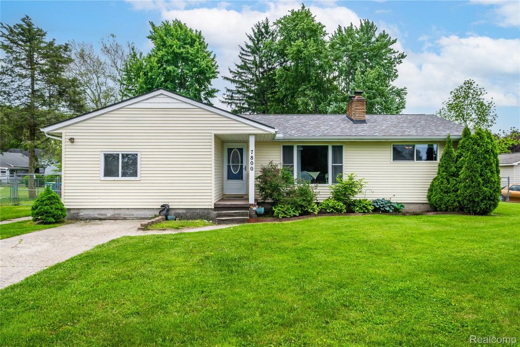 7800 Maple Street, Birch Run village