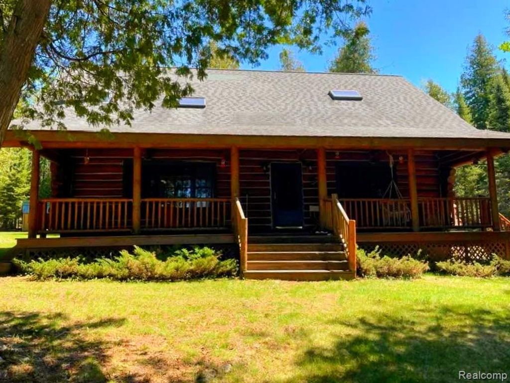2995 S Lakeshore Drive, Bois Blanc township