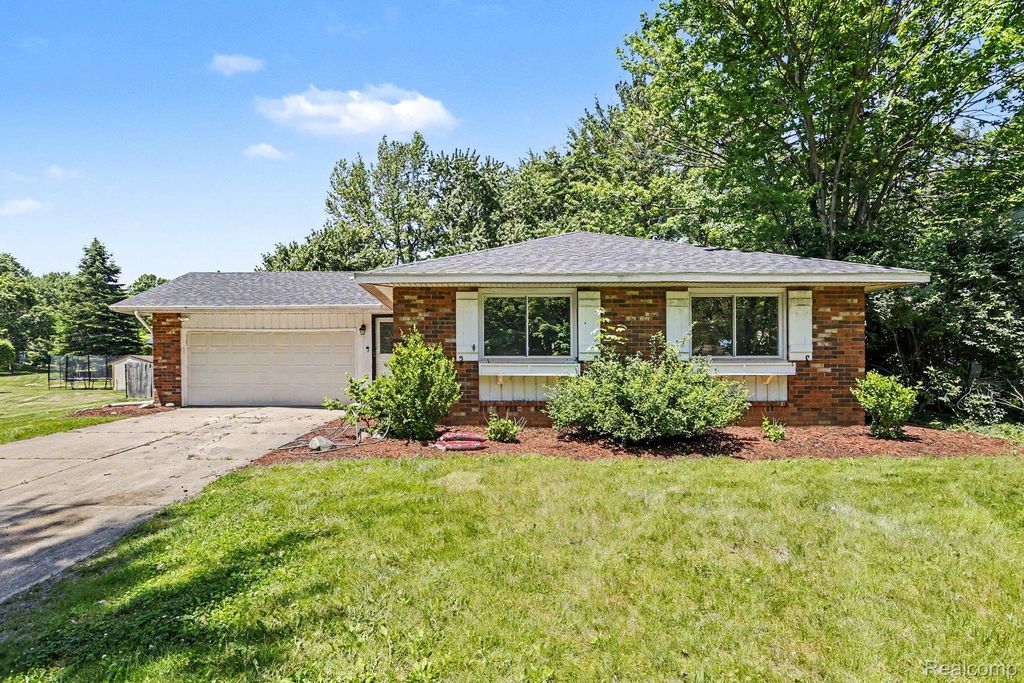 724 Chippewa Trail, Niles city