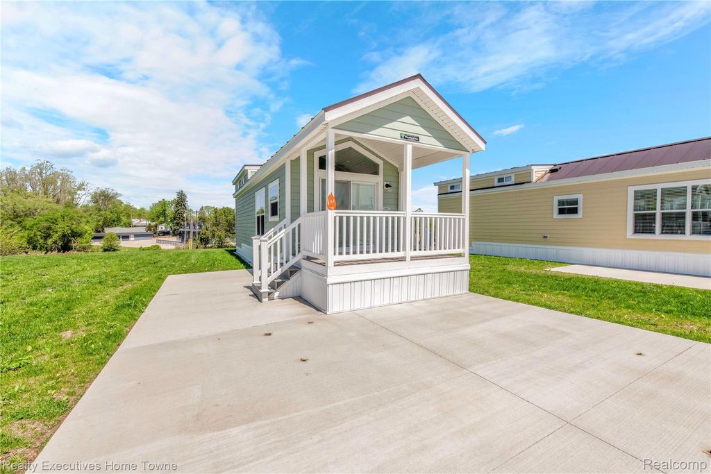 2301 Water St. Lot 8, Port Huron charter township