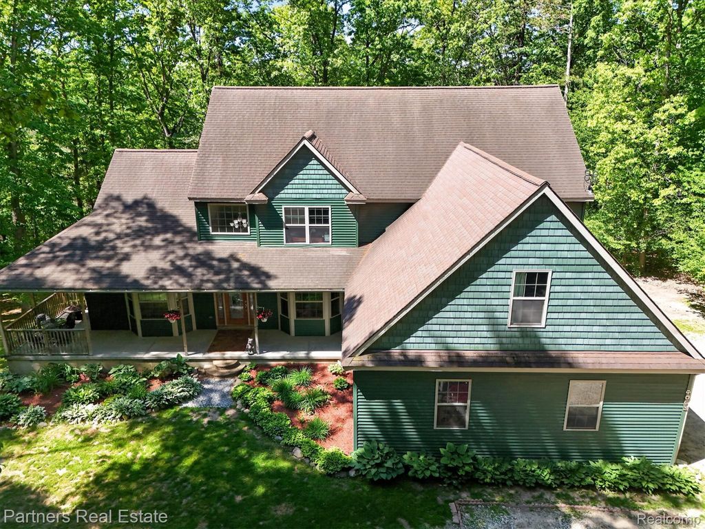 4053 Rolling Acres Drive, Hartland