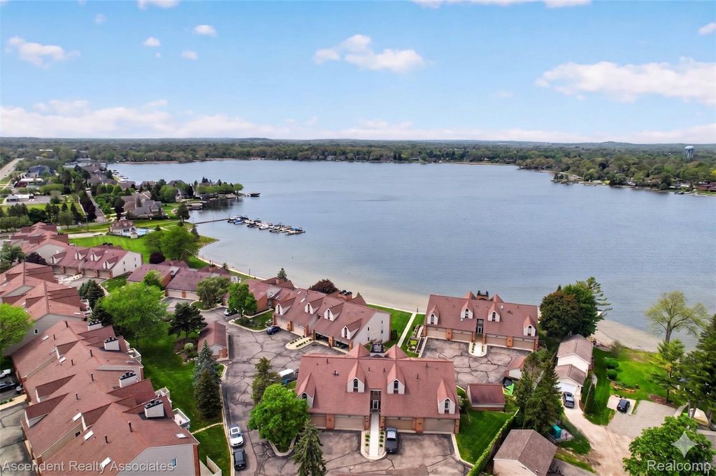 3372 Loon Lake Court 41, Waterford charter township