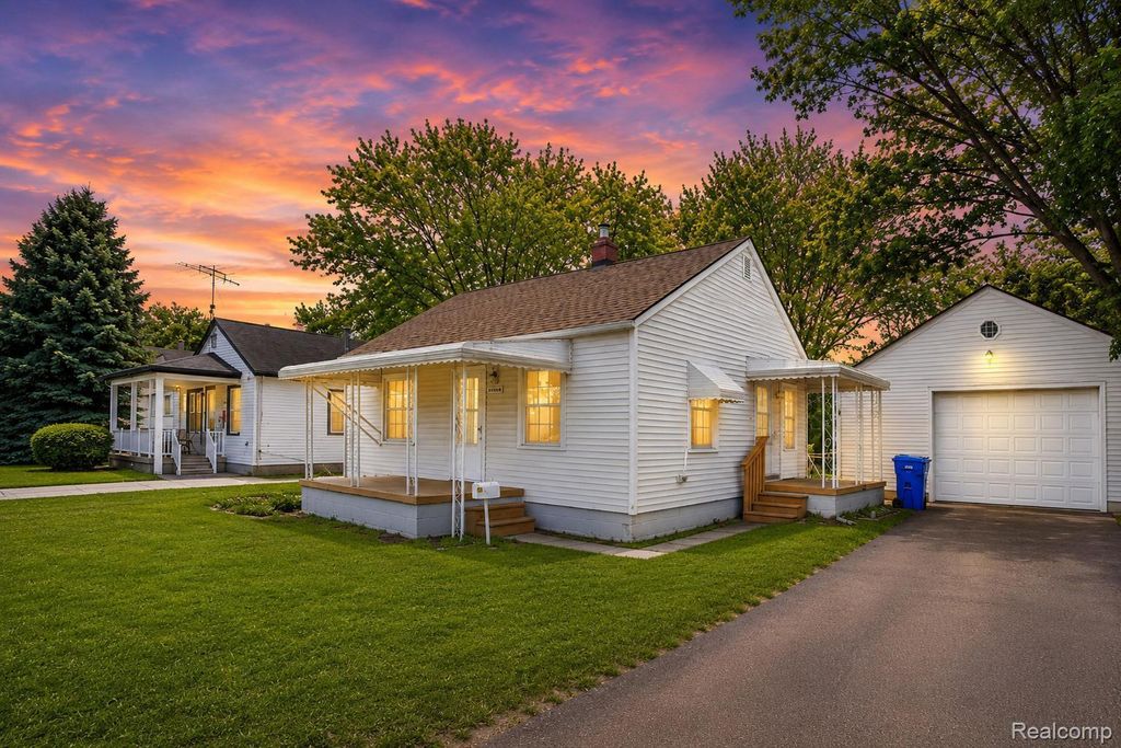 24895 Marigold Avenue, Warren city