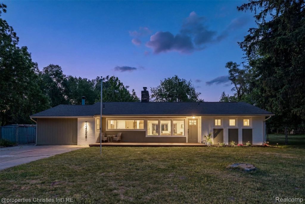23456 Lee Baker Drive, Southfield city