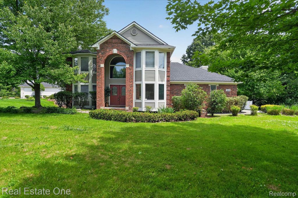9610 Forest Ridge Drive, Village of Clarkston city
