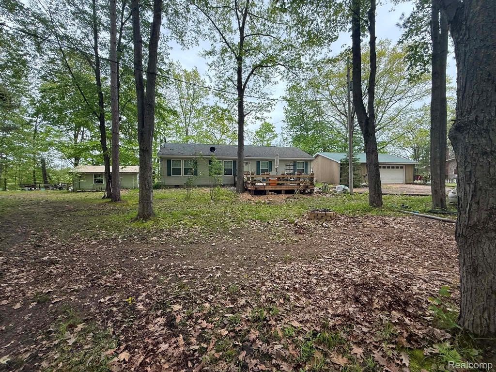 5994 N Lake Sanford Road, Edenville township