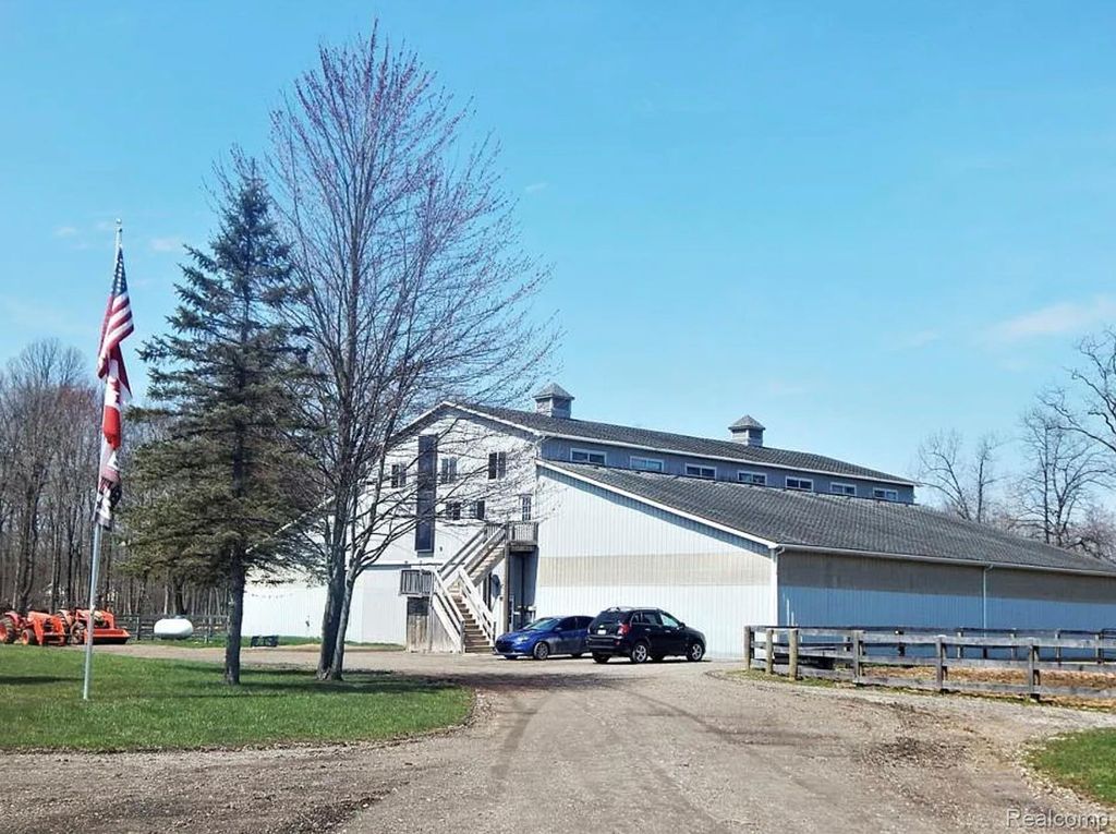 4441 Mack Road, Oceola township