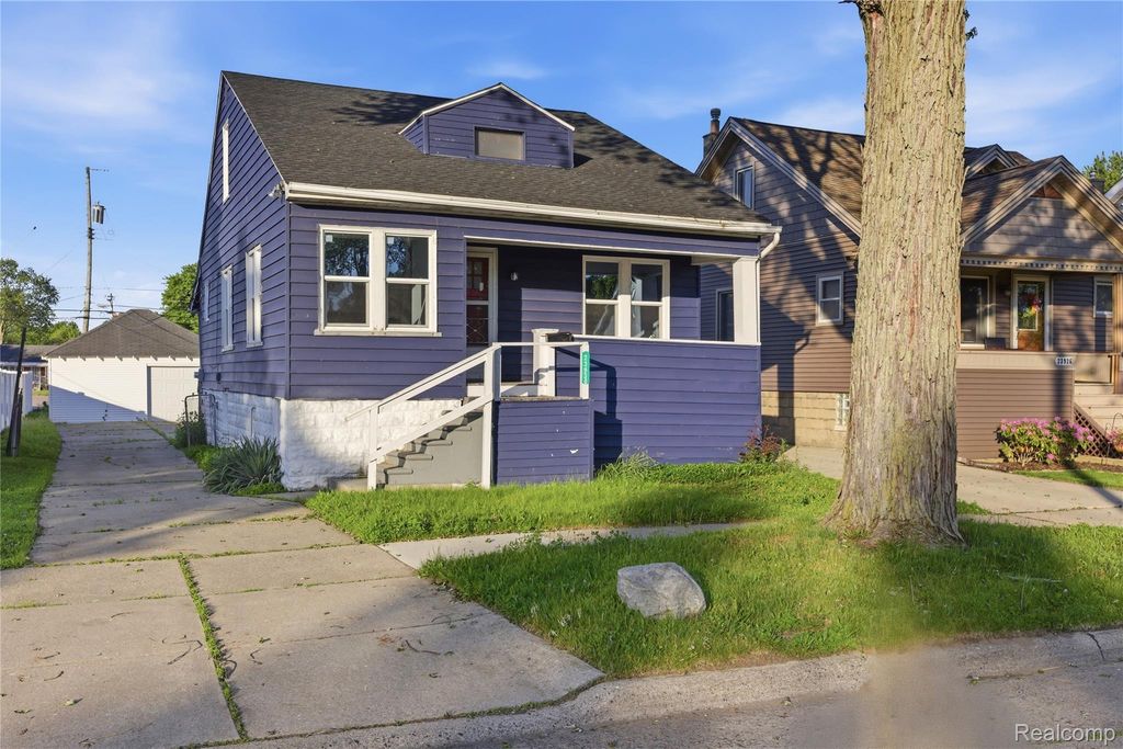 23930 Elmira Street, St. Clair Shores city