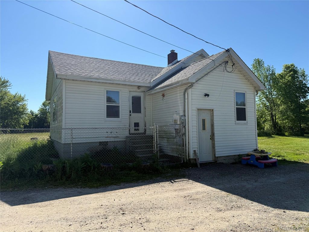 10323 Halsey Road, Grand Blanc charter township