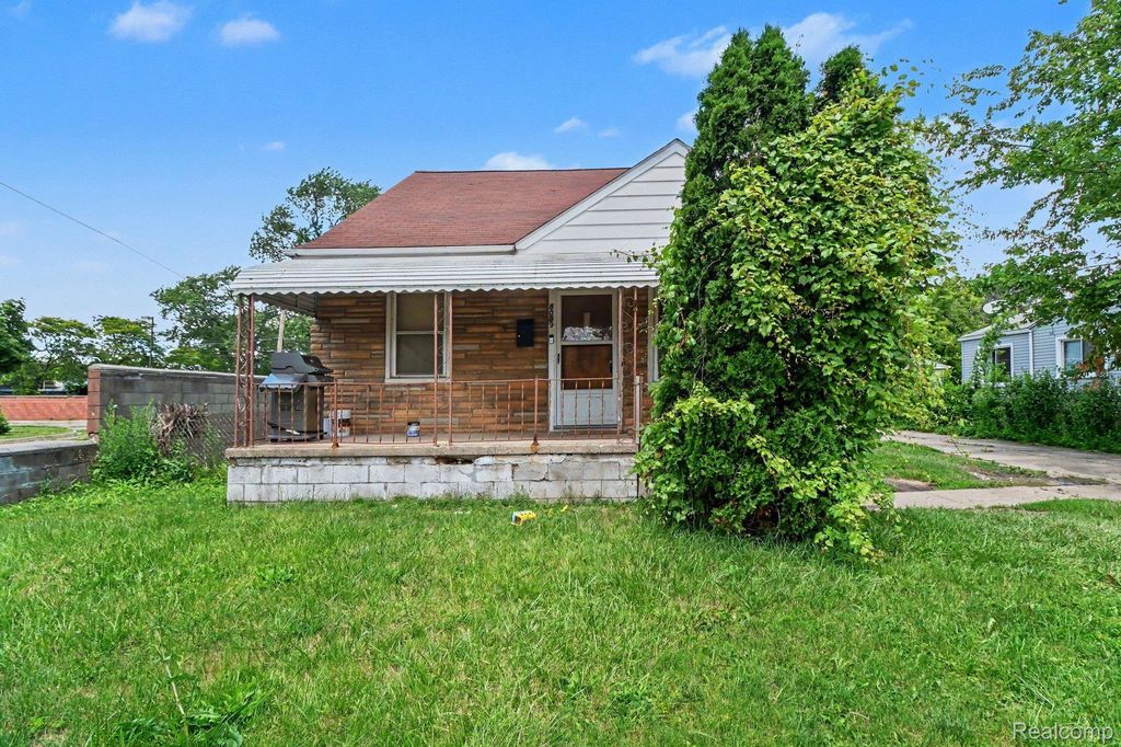 8059 Ford Avenue, Warren city