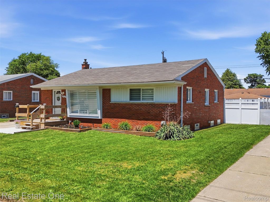 4603 E 13 Mile Road, Warren city