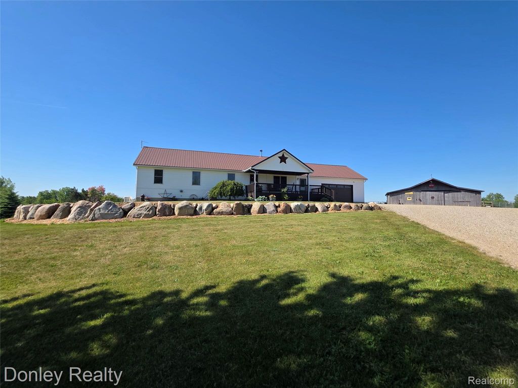 5121 Cotter Road, Marlette city