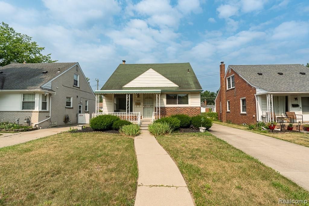 9343 Fenton, Redford charter township