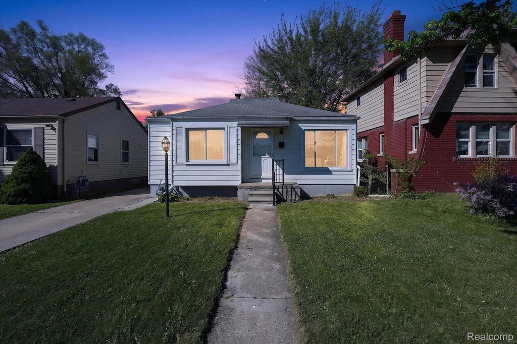 612 Mayflower Avenue, Lincoln Park city