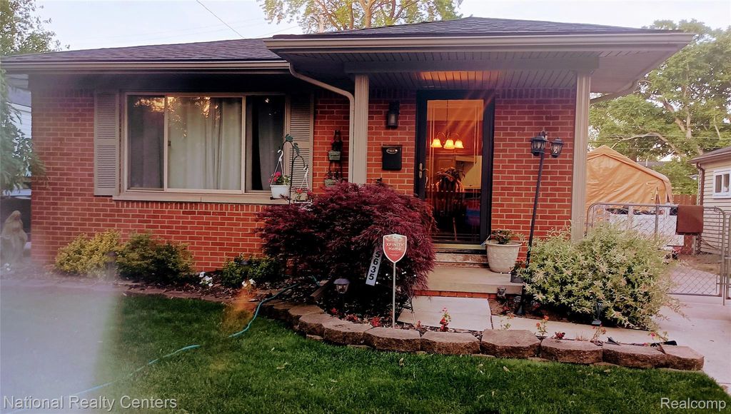 5635 Clippert Street, Dearborn Heights city