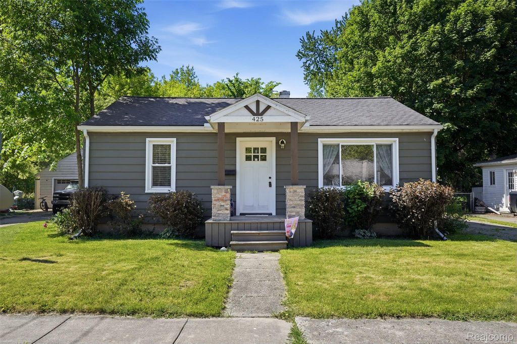 425 W Caroline Street, Fenton city