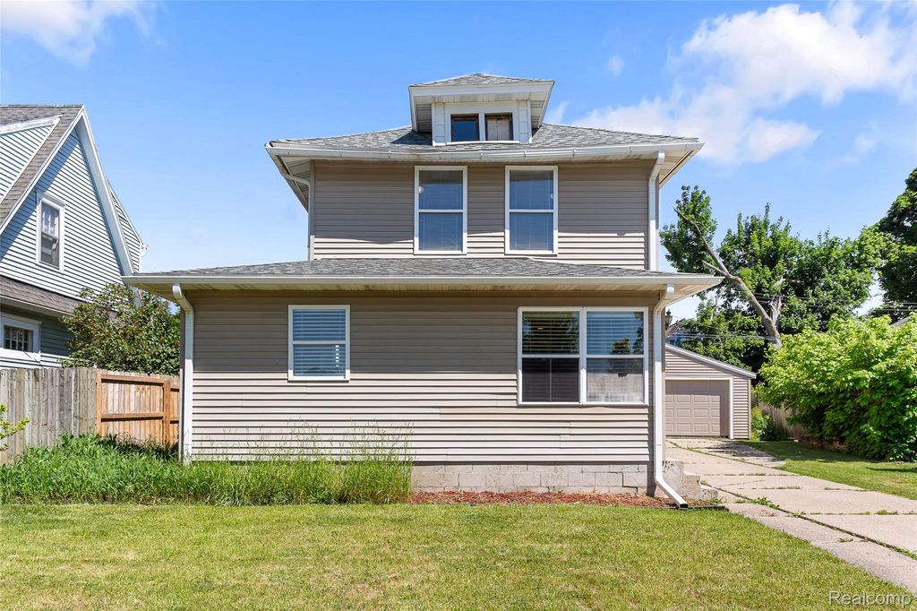 218 W Greenlawn Avenue, Lansing city