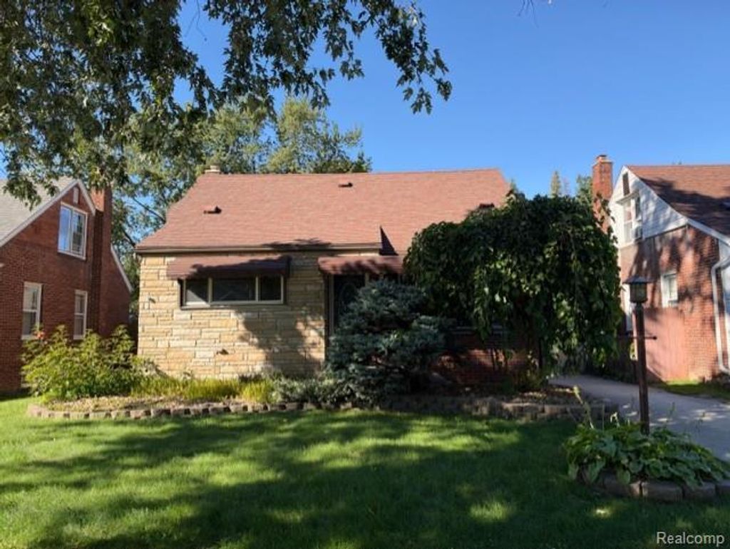 1586 Moran Avenue, Lincoln Park