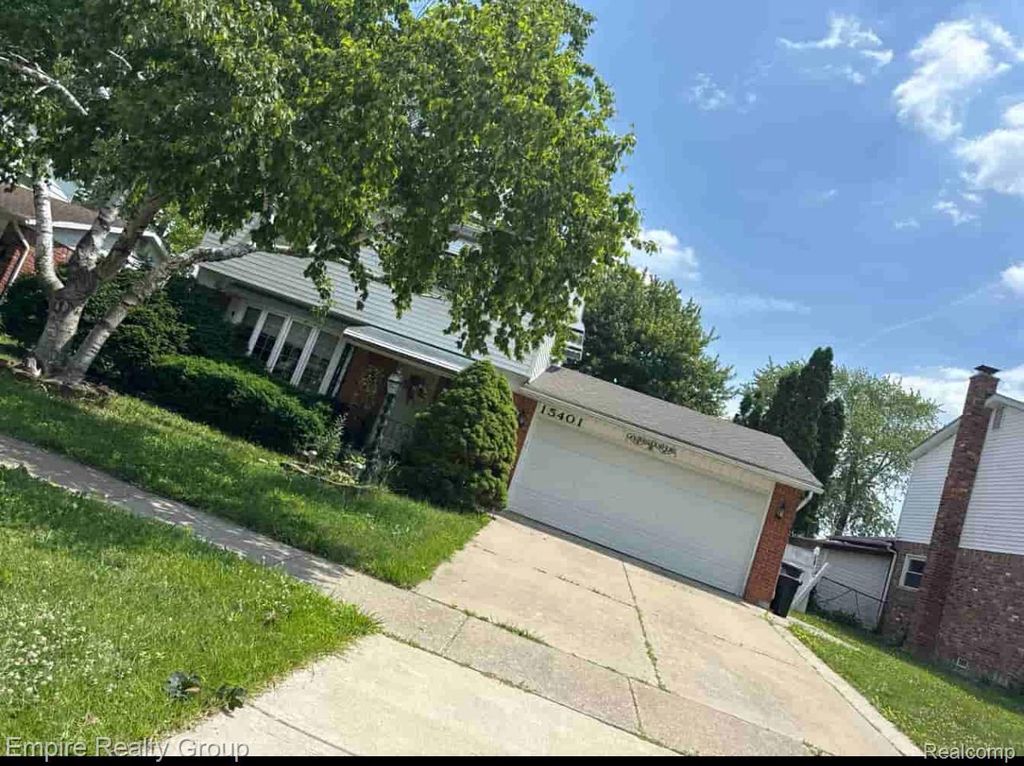 15401 Vivian Street, Taylor city