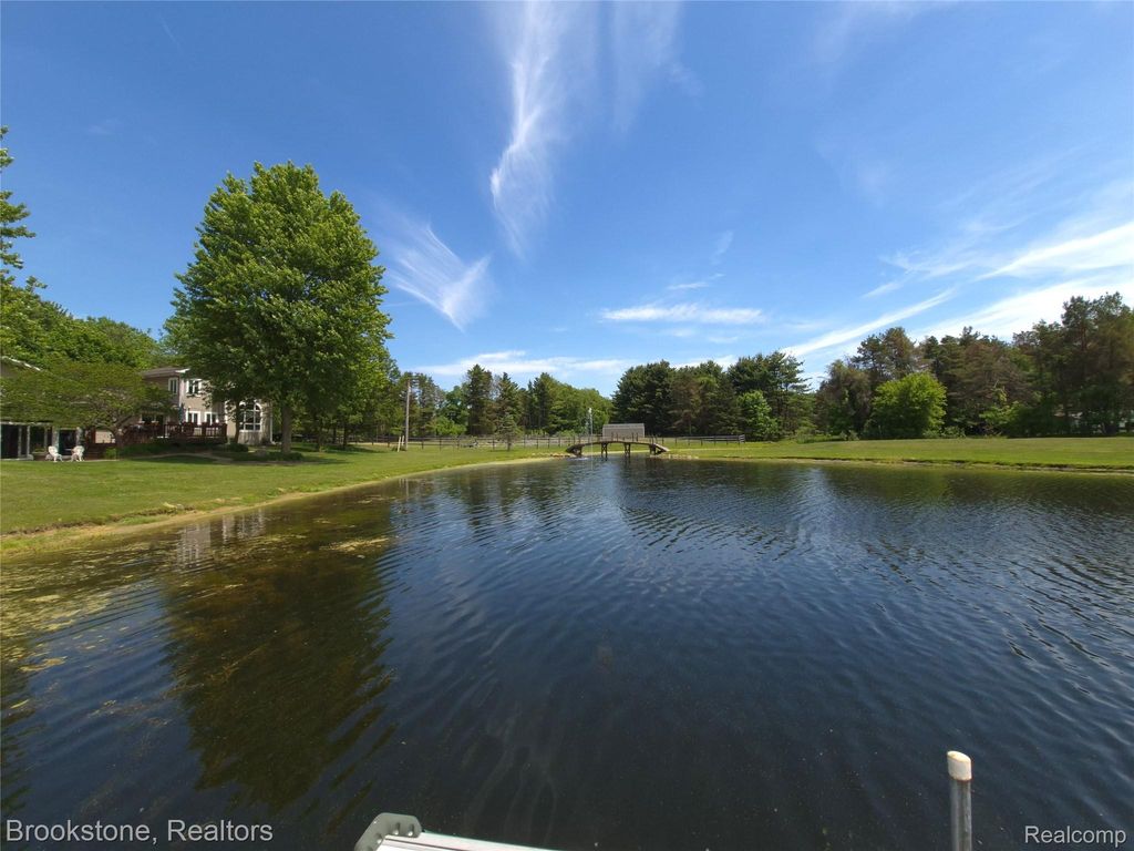 5910 Spring Valley Lane, Dryden township
