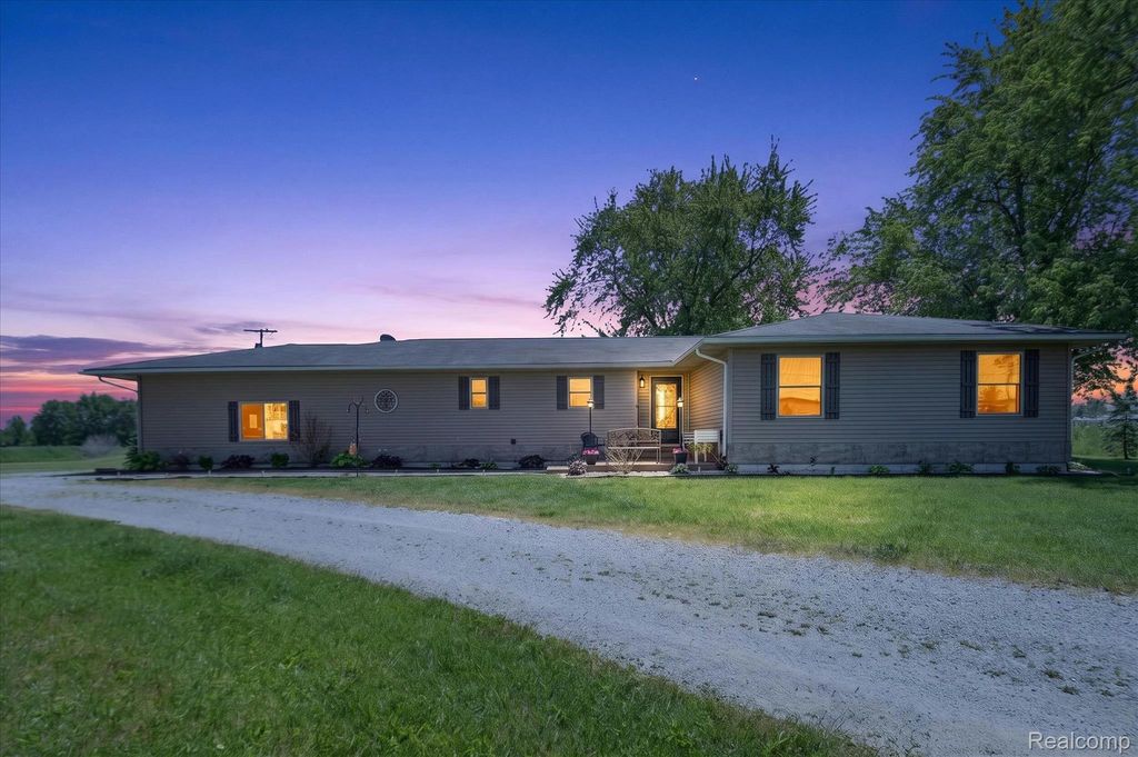 3949 Burnsline Road, Maple Valley township
