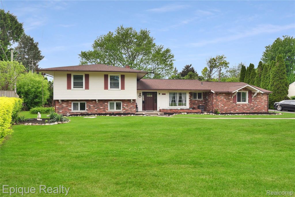 38243 Jonathan Street, Clinton charter township