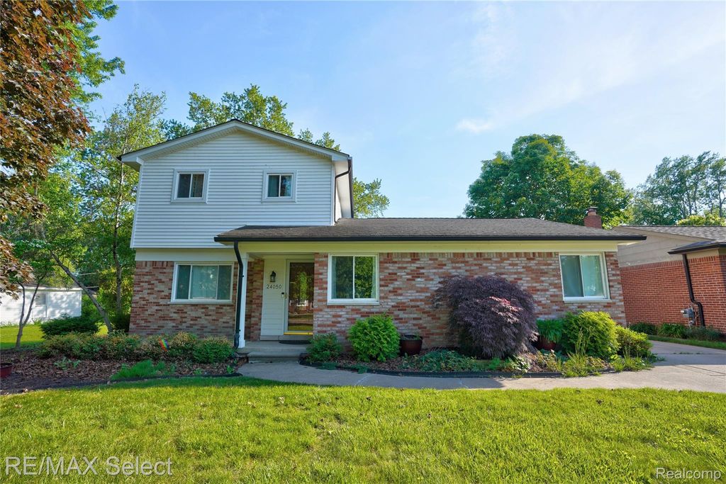 24050 Lakewood Street, St. Clair Shores city