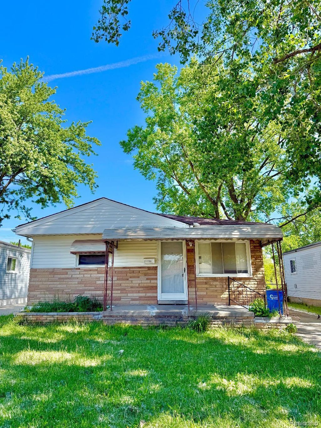 13335 Charlotte Avenue, Warren