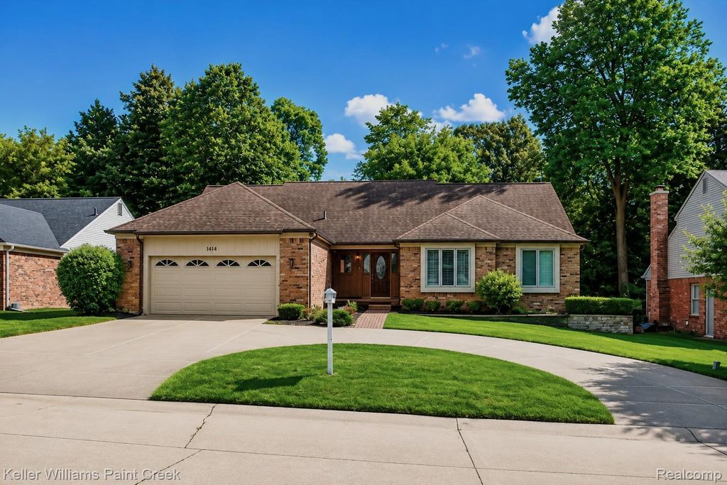 1447 Oakstone Drive, Rochester Hills city