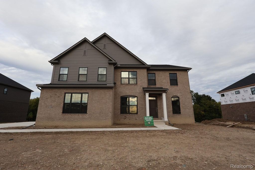 61904 Hevel Lane, Washington