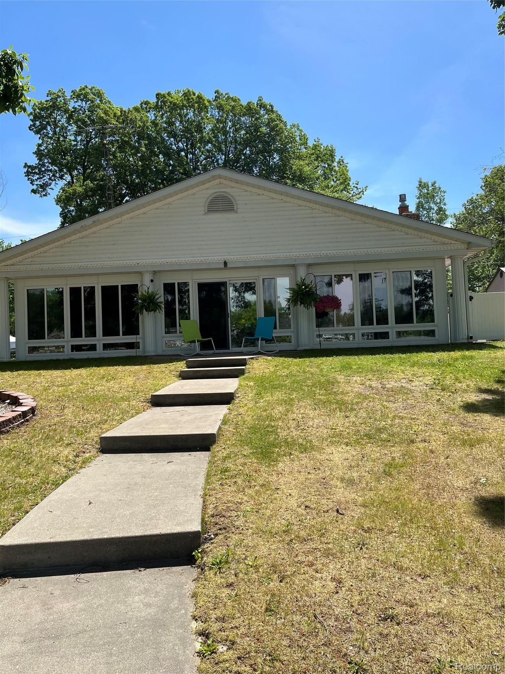 8055 Kovacs Drive, Argentine township