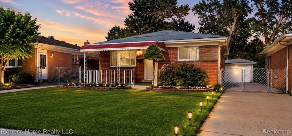 27374 Townsend Avenue, Warren city