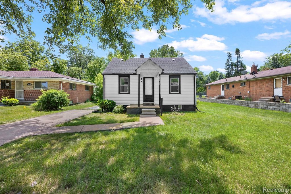 28075 Annapolis Road, Westland city