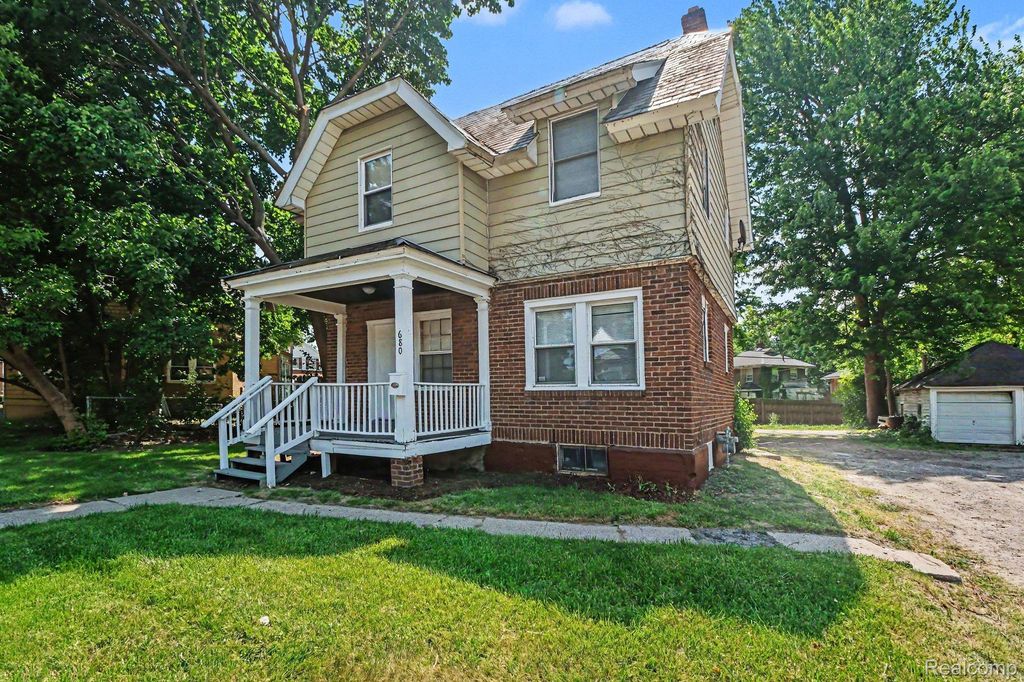 680 N Perry Street, Pontiac city