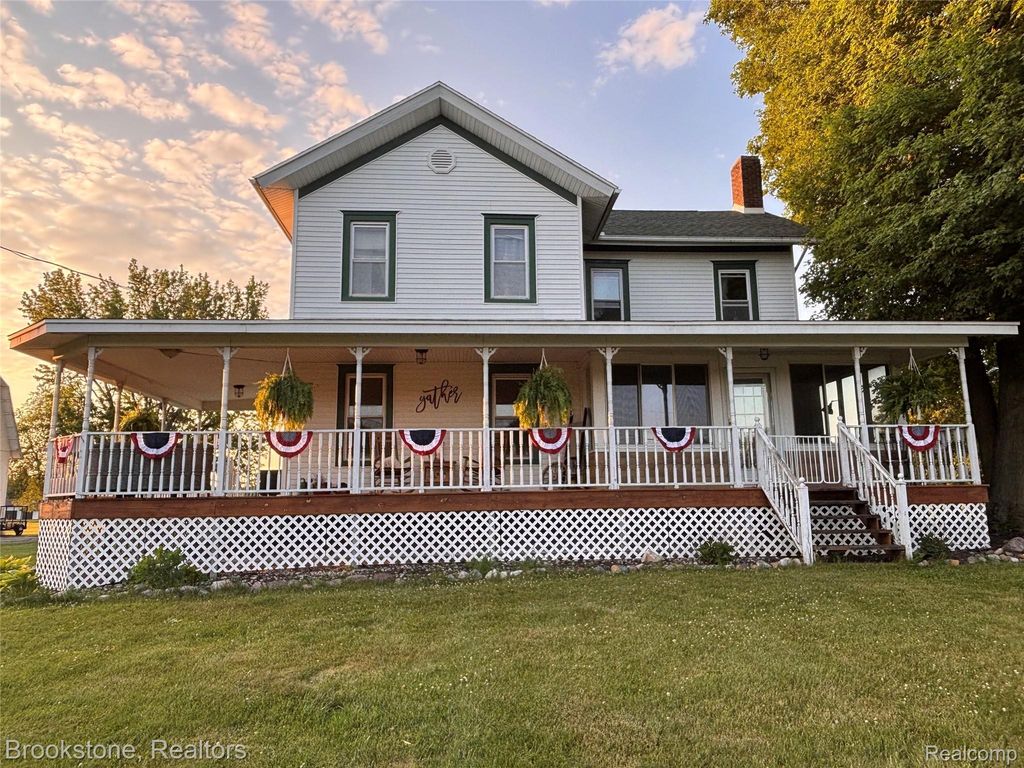 3669 B Drive S, Leroy township
