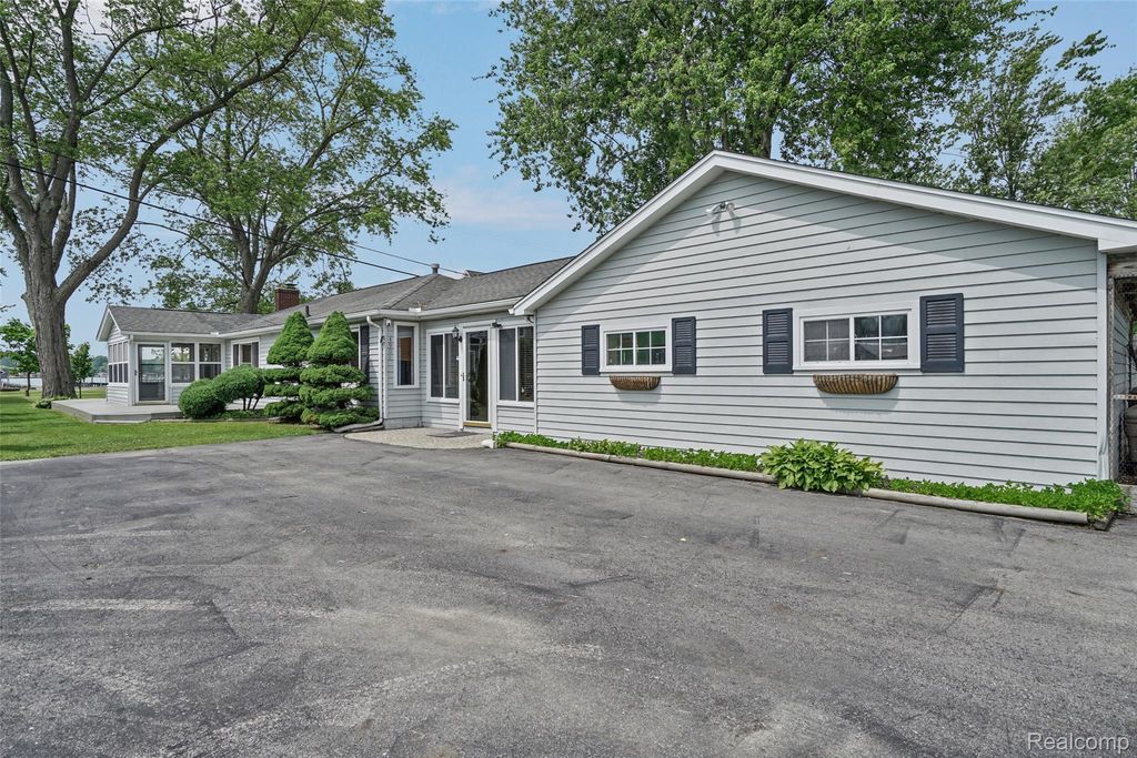 4901 Pointe Tremble Road, Algonac city
