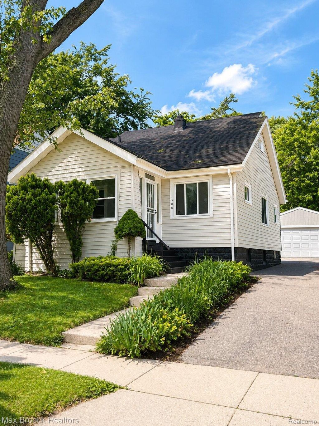 308 S Marshall Street, Pontiac city