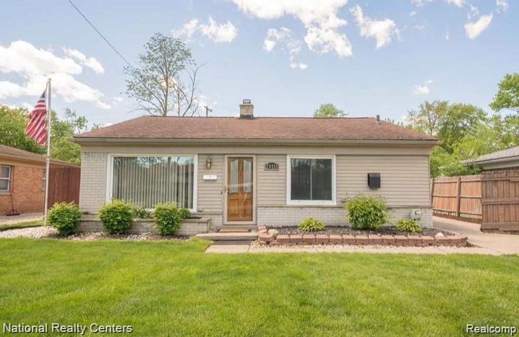 28111 Brentwood Street, Southfield city
